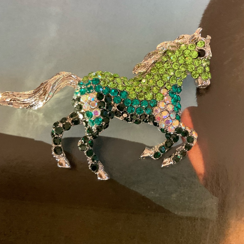 Sparkling Green and Silver Horse Brooch💚🆕️